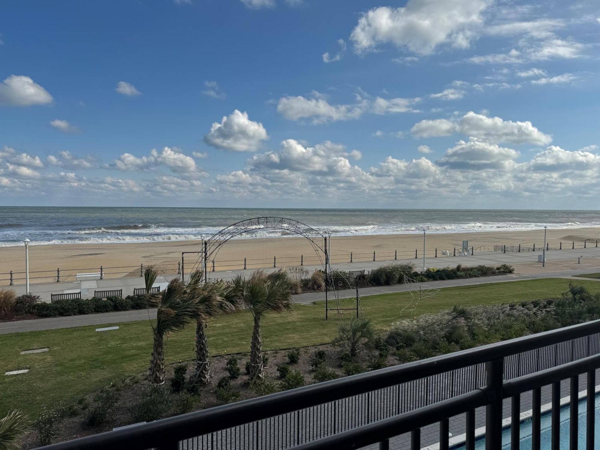 Moxy Virginia Beach Oceanfront Exteriör bild