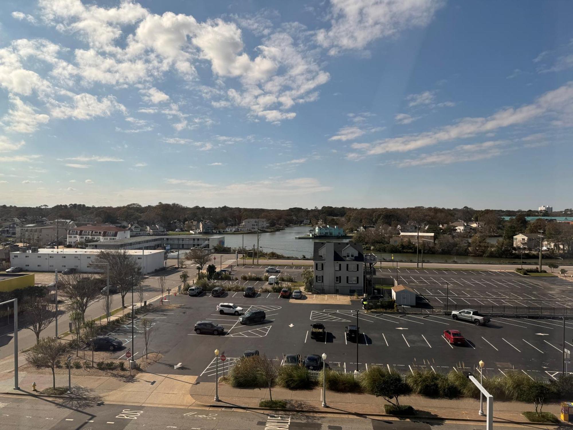Moxy Virginia Beach Oceanfront Exteriör bild
