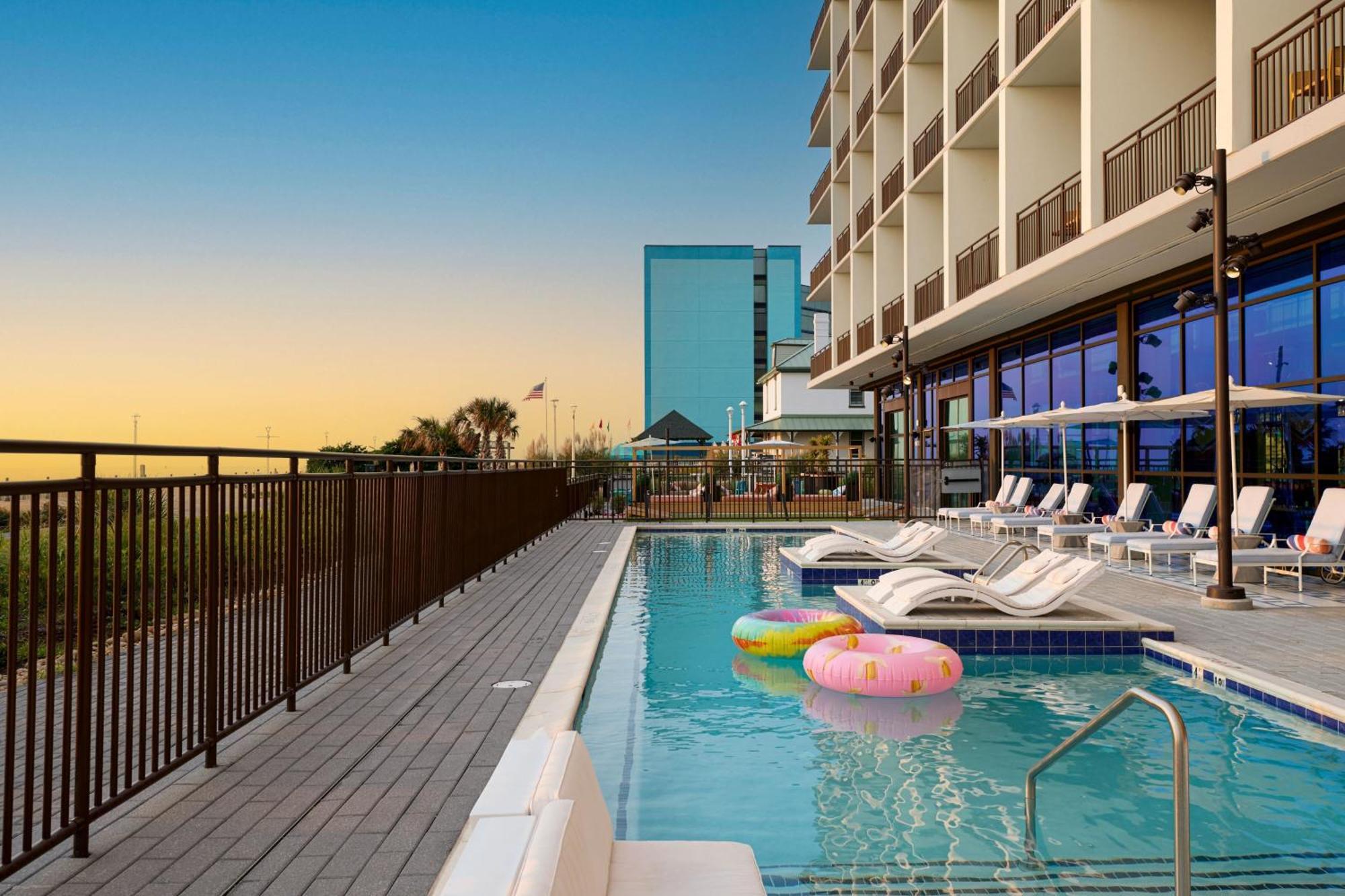 Moxy Virginia Beach Oceanfront Exteriör bild